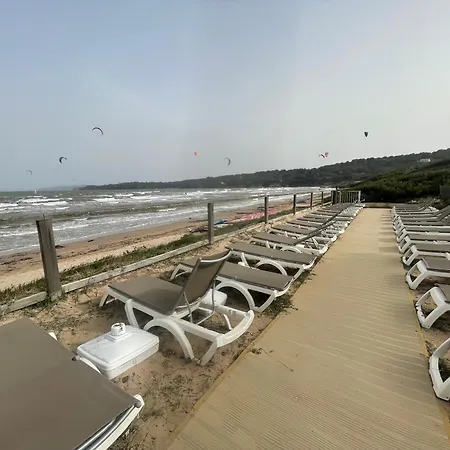 Vue Et Pieds Dans L'eau * Hyeres